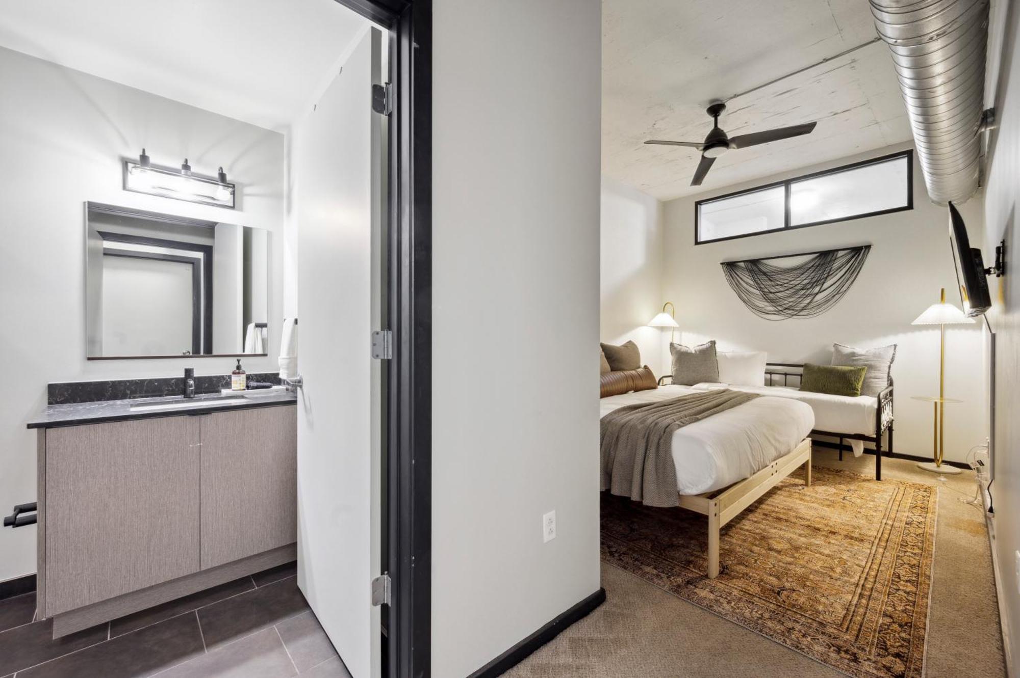 Large 3Br Apts & Studios, Free Parking, Gym, Game Room Filadelfia Esterno foto