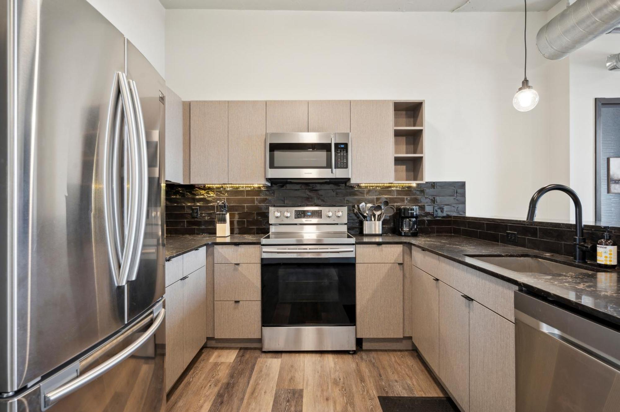 Large 3Br Apts & Studios, Free Parking, Gym, Game Room Filadelfia Esterno foto